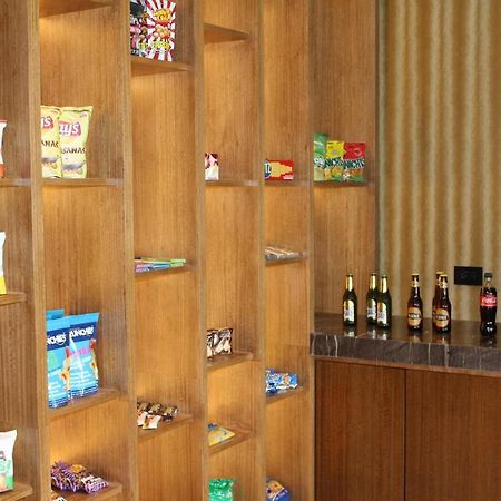 Holiday Inn - Quito Airport By Ihg Tababela Luaran gambar A typical vending machine in a Japanese hotel