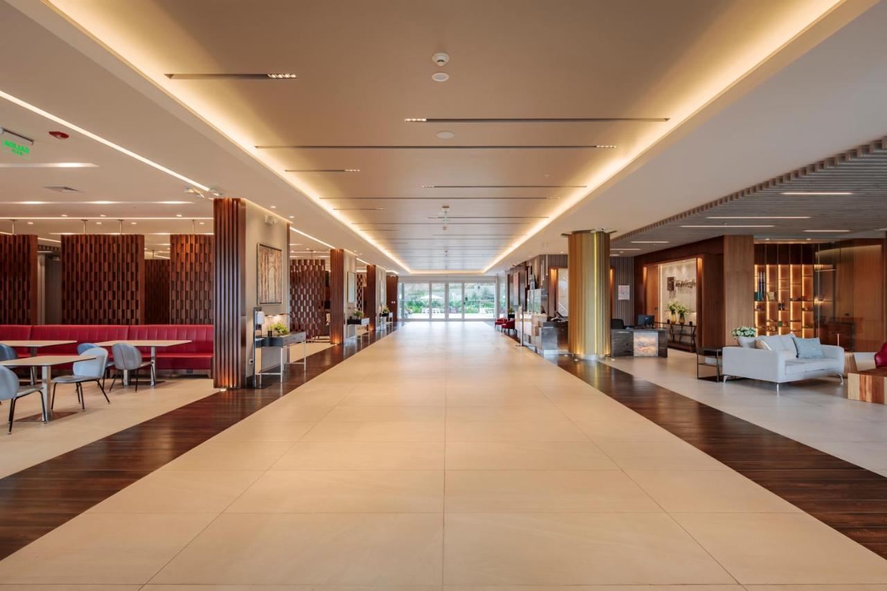 Holiday Inn - Quito Airport By Ihg Tababela Luaran gambar The interior of the hotel