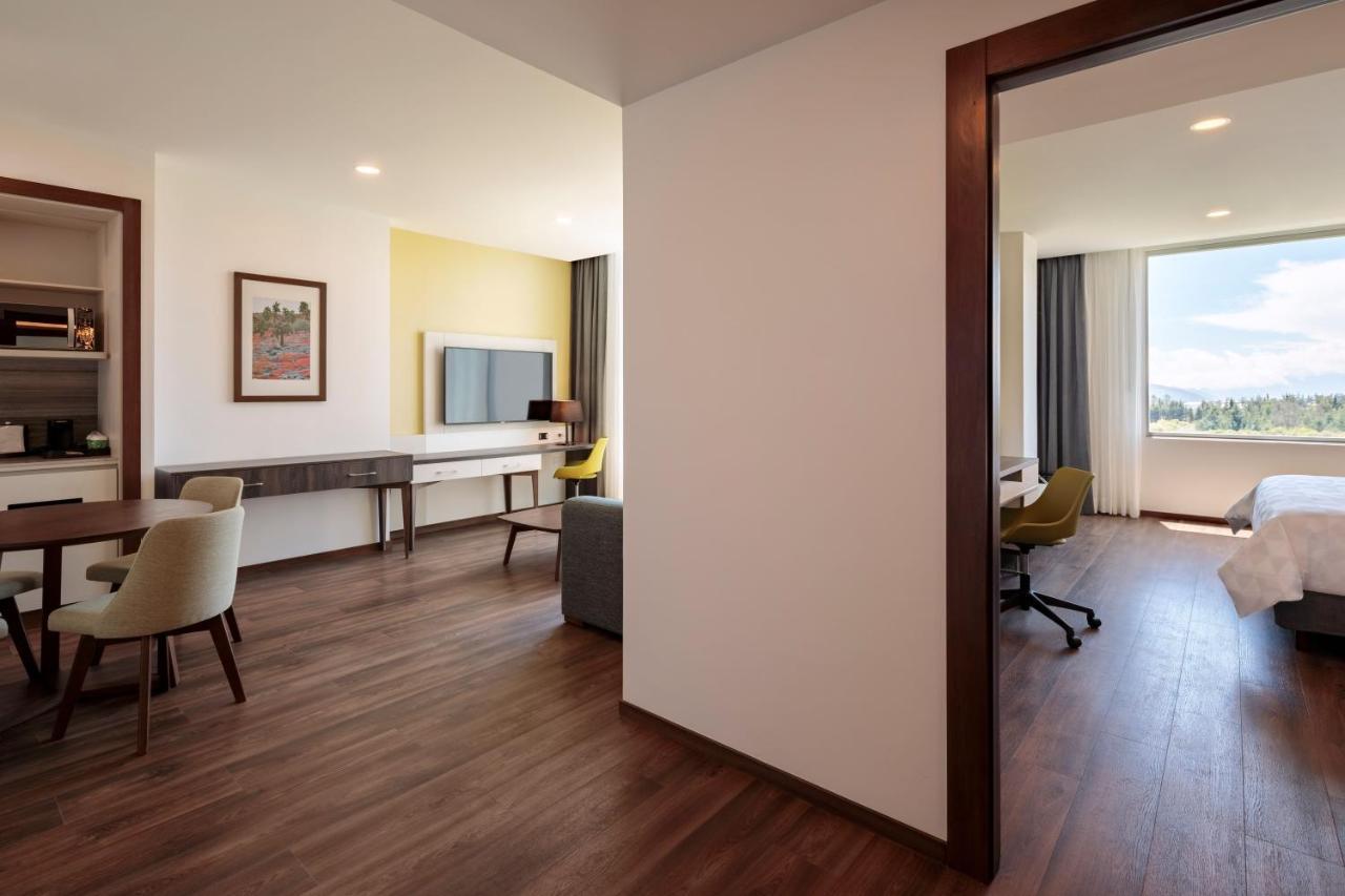 Holiday Inn - Quito Airport By Ihg Tababela Luaran gambar Suite