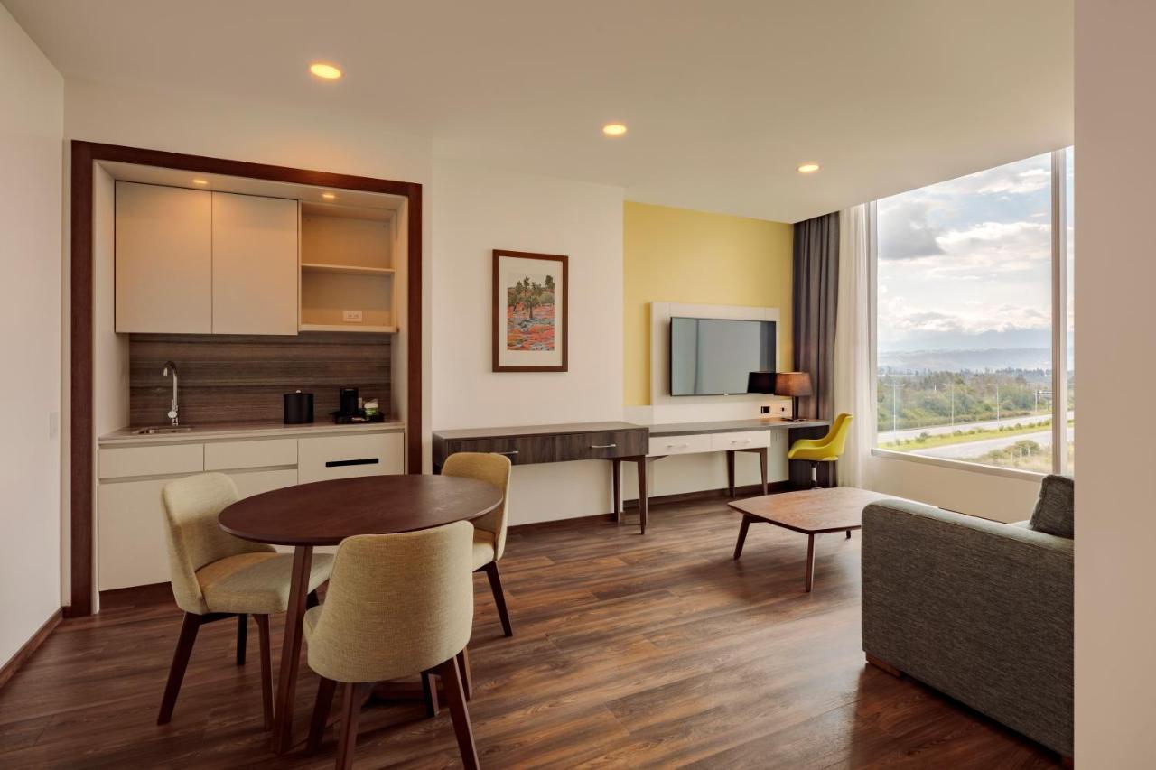 Holiday Inn - Quito Airport By Ihg Tababela Luaran gambar Suite