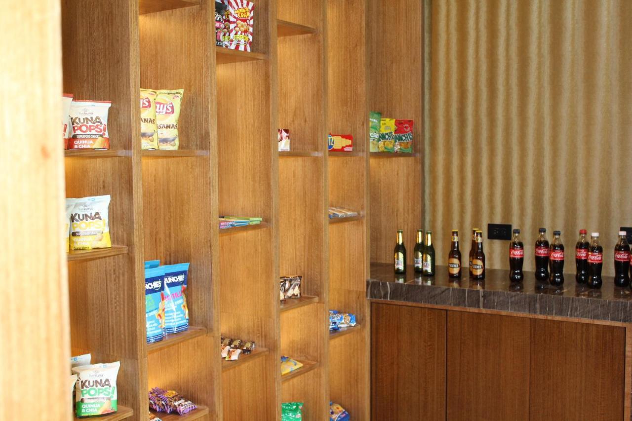 Holiday Inn - Quito Airport By Ihg Tababela Luaran gambar A typical vending machine in a Japanese hotel