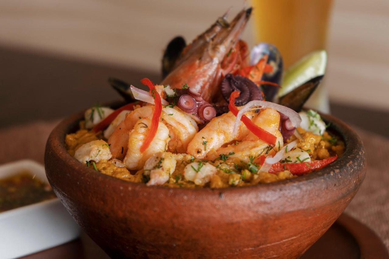 Holiday Inn - Quito Airport By Ihg Tababela Luaran gambar Seafood paella